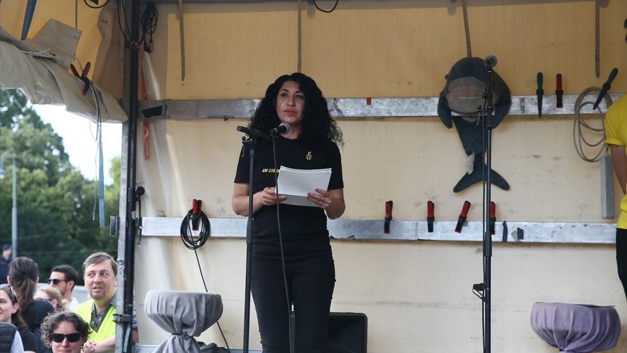 Viyana'da Filistin Destekçileri İsrail'in Yaptıklarını Protesto Etti