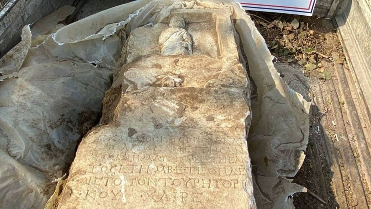 Yalova'da Tarihi Mezar Taşı Ele Geçirildi
