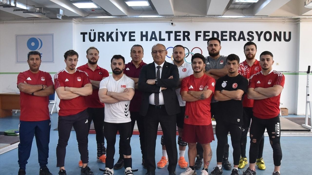 2025 Dünya Büyükler Halter Şampiyonası'na Hazırlık
