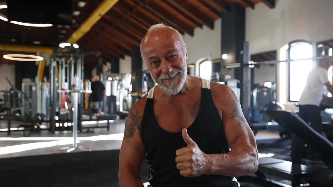 76 Yaşındaki 'Herkül Dede' Erkan Yılmazer, Spor Tutkusu ile Gençlere İlham Oluyor