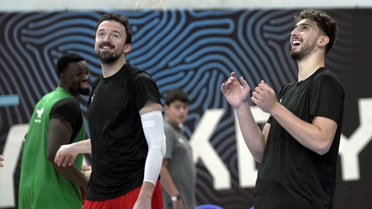 A Milli Basketbol Takımı, İsveç'e karşı hazır