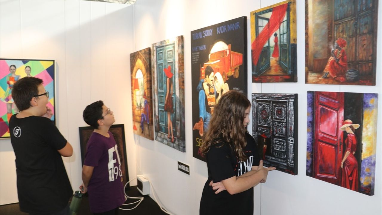 Adana'da Artconcept Çağdaş Sanat Fuarı Devam Ediyor