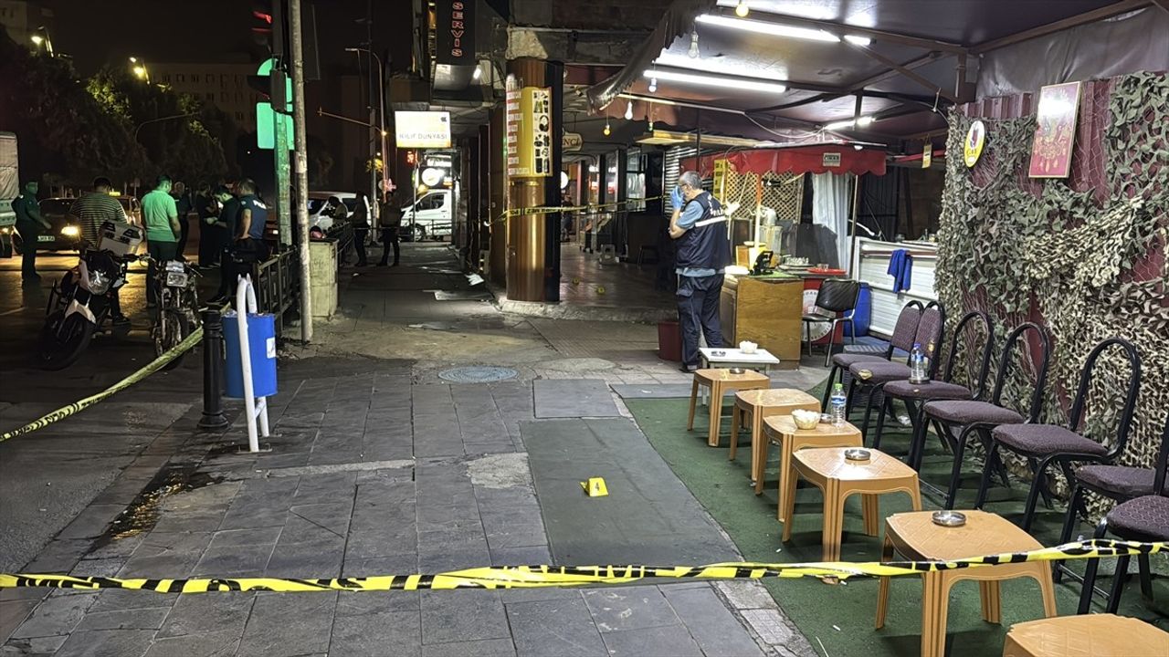 Adana'da Çay Ocağına Silahlı Saldırı: İki Yaralı