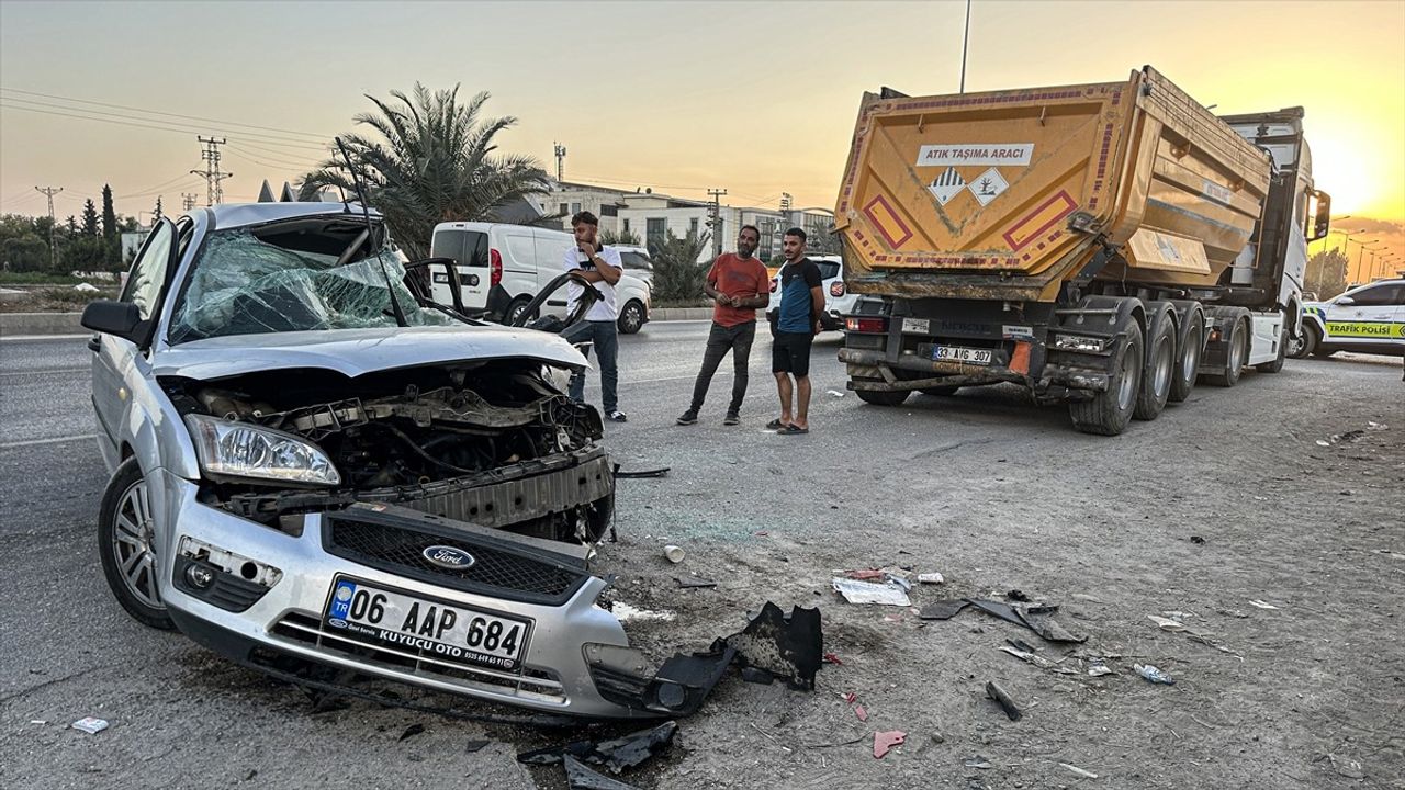 Adana'da Trafik Kazası: İki Ölü, Bir Yaralı