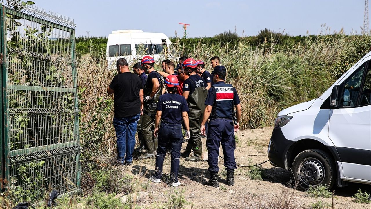 Adana'da Traktör Devrilmesi Sonrası Feci Kaza