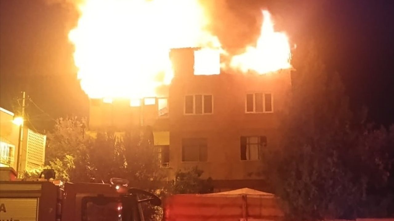 Adana'da Yangın Felaketi: Kullanılamaz Hale Gelen Daire