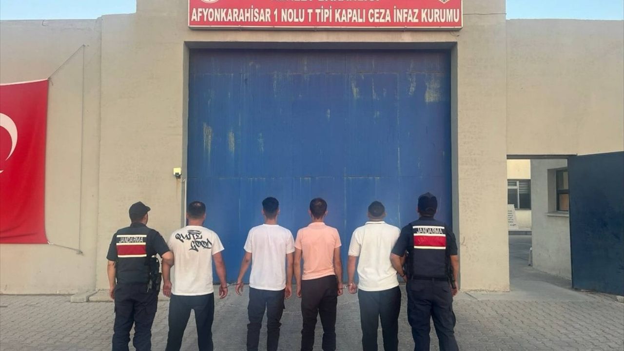 Afyonkarahisar'daki Uyuşturucu Operasyonunda 4 Tutuklama