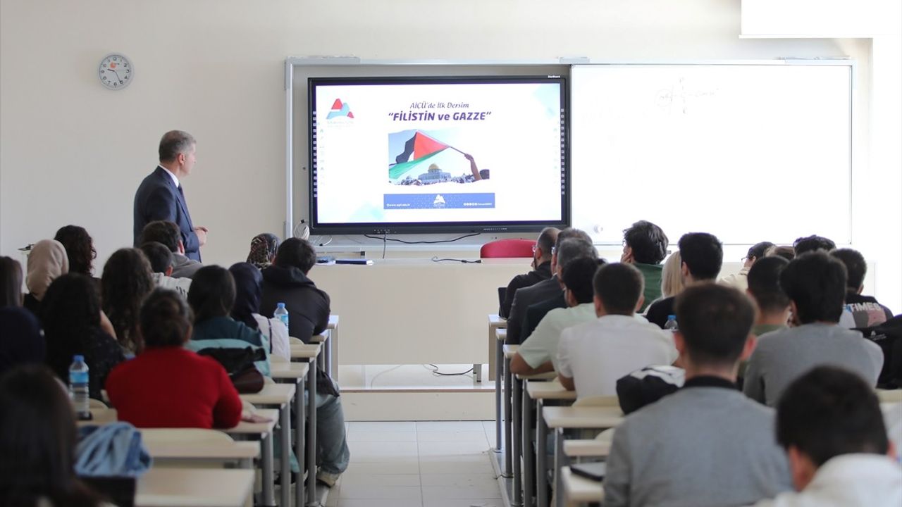 Ağrı İbrahim Çeçen Üniversitesi'nde İlk Ders 'Filistin ve Gazze' Temalı Olarak Yapıldı