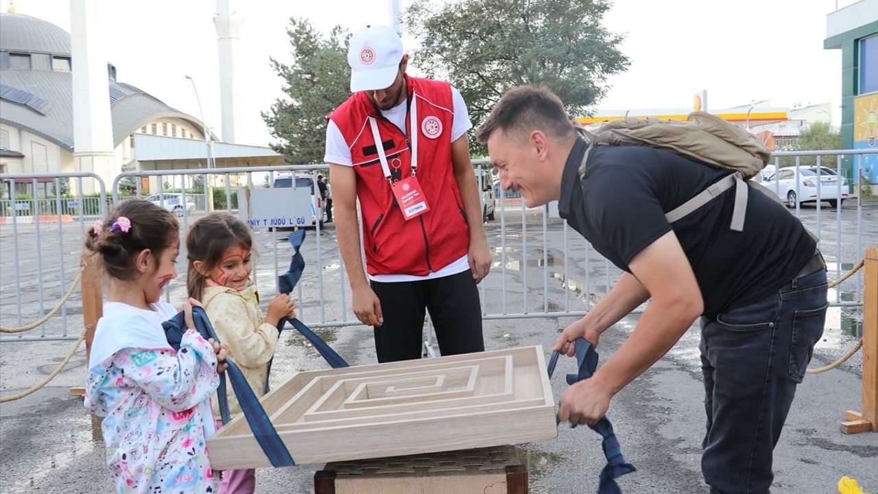 Ağrılı Çocuklar Geleneksel Oyunlarla Eğlendi
