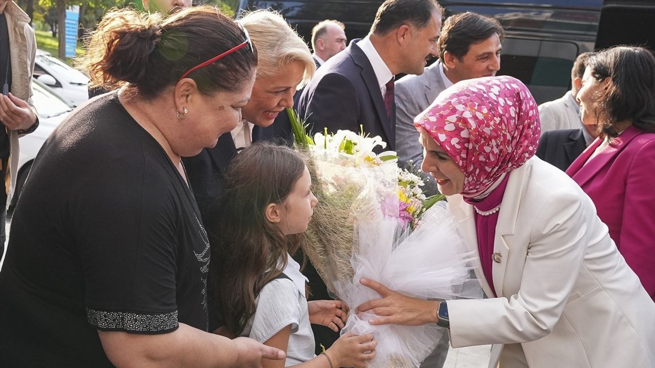Aile ve Sosyal Hizmetler Bakanı Göktaş, Manisa'da Ziyaretlerde Bulundu