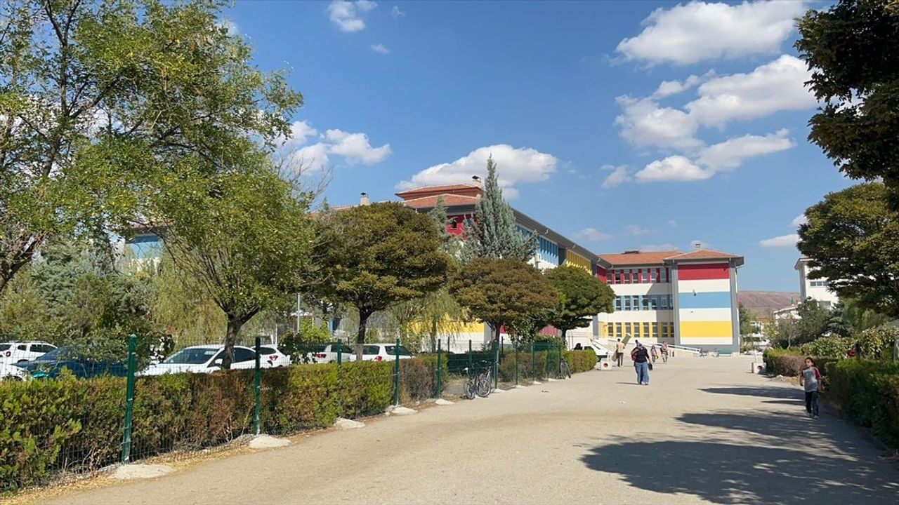Aksaray'da Okul Müdürü Darbedildi