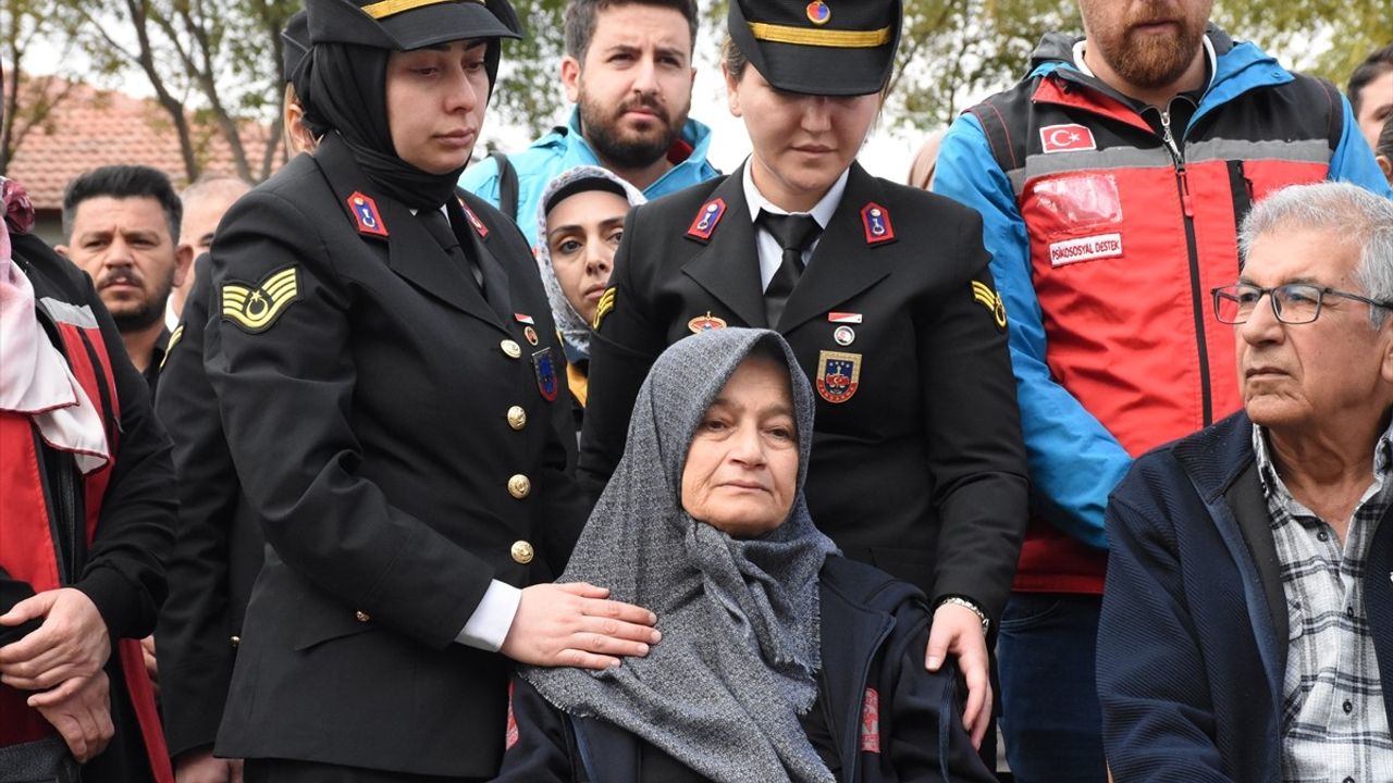 Aksaray'da Trafik Kazası: 2 Asker Şehit, 1 Vatandaş Hayatını Kaybetti