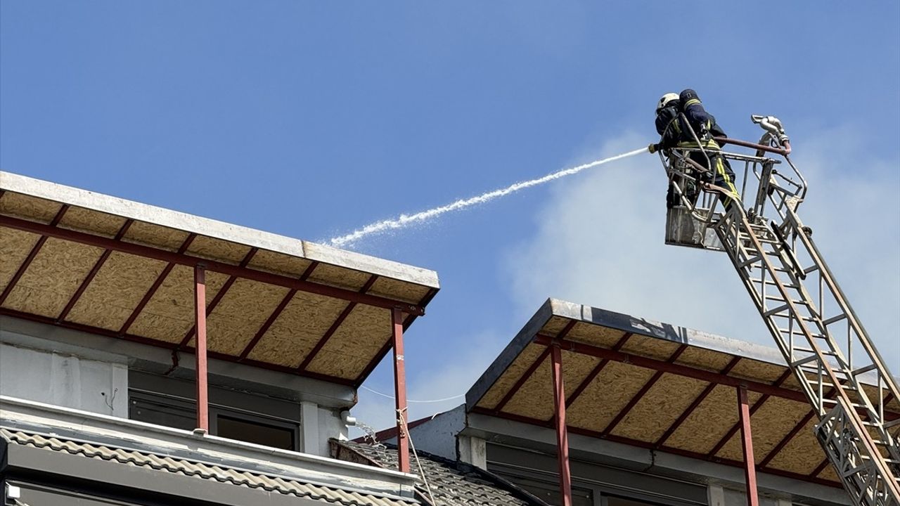 Alanya'daki İnşaatta Yangın Patlak Verdi