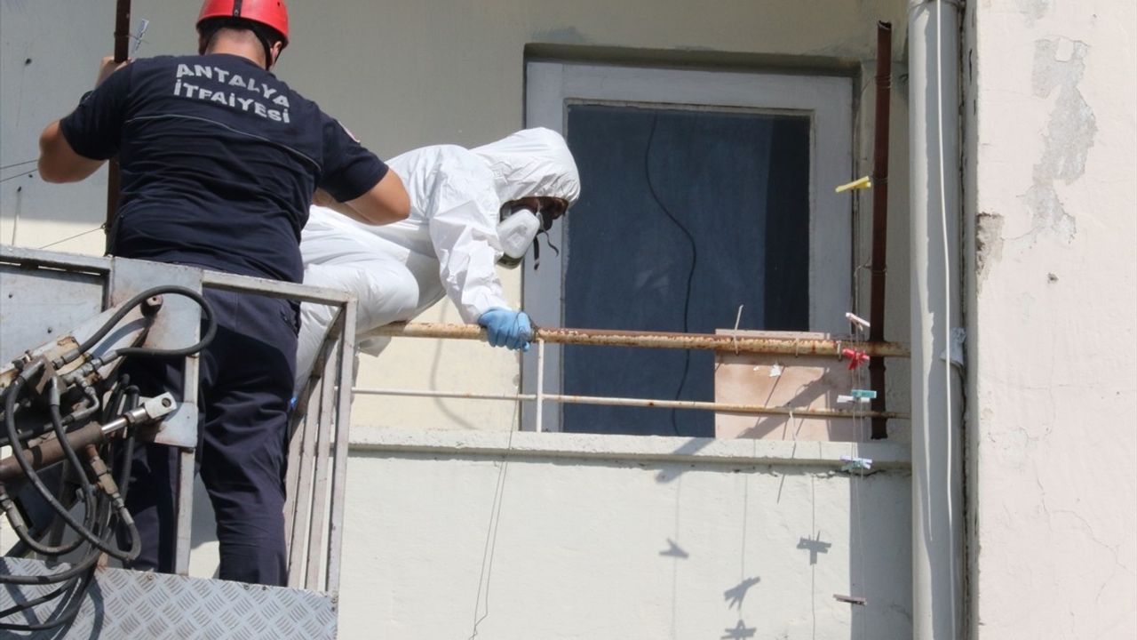 Antalya'da Yalnız Yaşayan Adamın Cesedi Bulundu