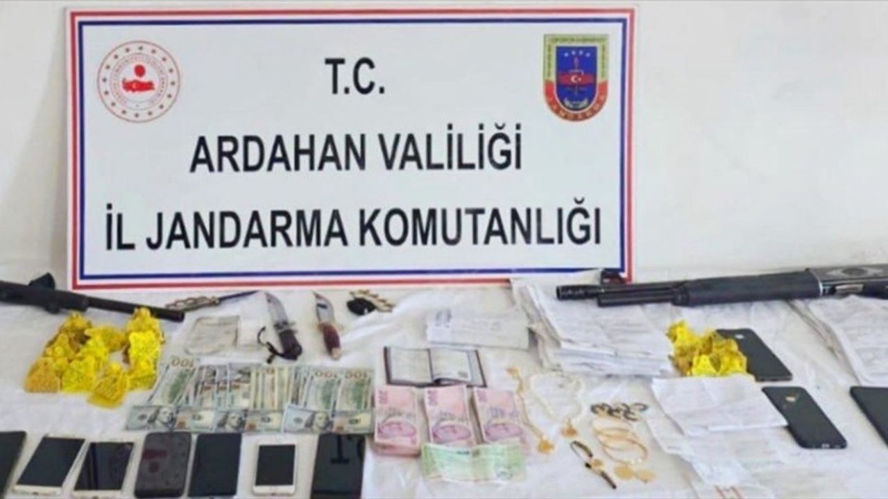 Ardahan'da Dolandırıcılık Operasyonu: 4 Kişi Tutuklandı