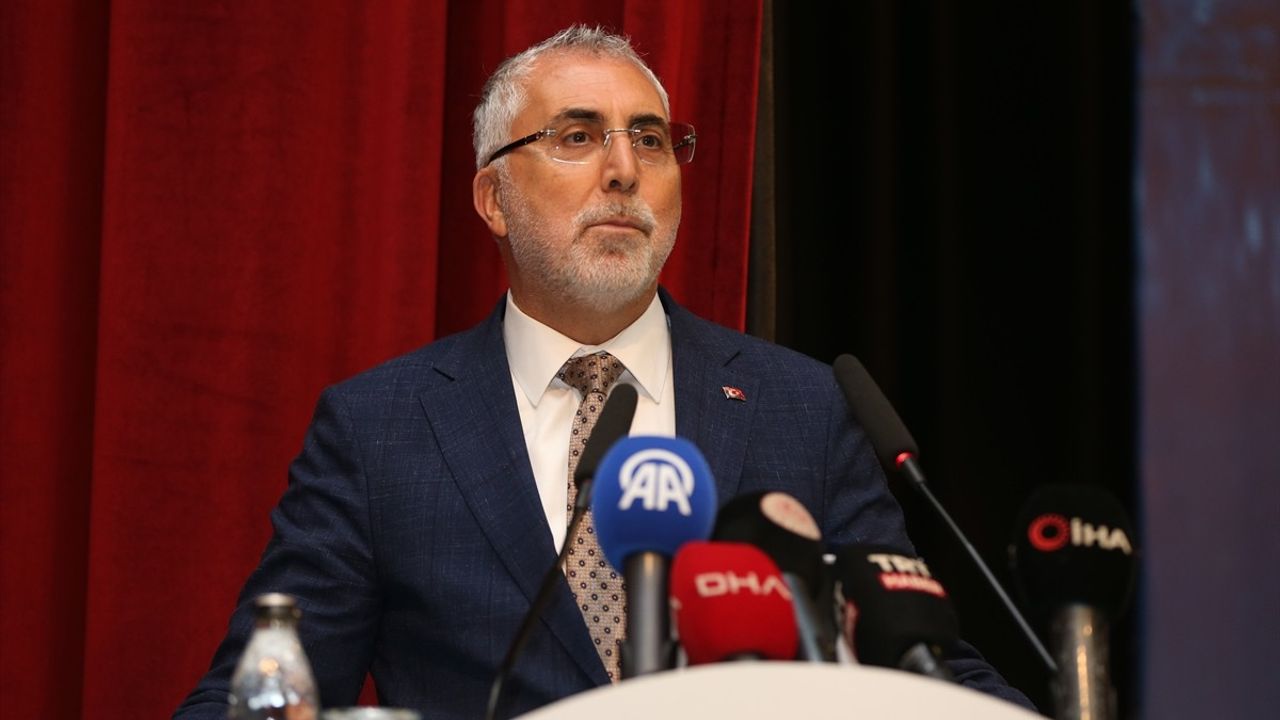 Bakan Işıkhan, Sakarya'da Kadın Girişimcileri Destekledi
