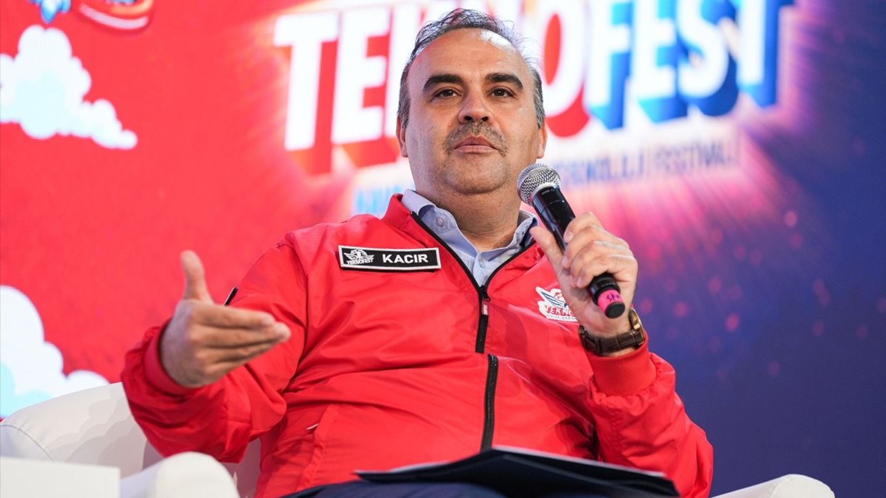 Bakan Kacır, TEKNOFEST Nükleer Enerji Yarışması’nda Türkiye’nin Enerji Hedeflerini Vurguladı