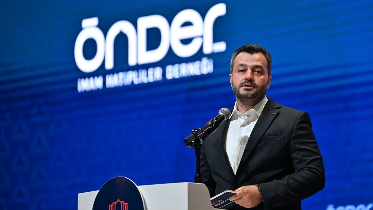 Bakan Tekin'den İmam Hatipliler Kurultayı'nda Önemli Mesajlar