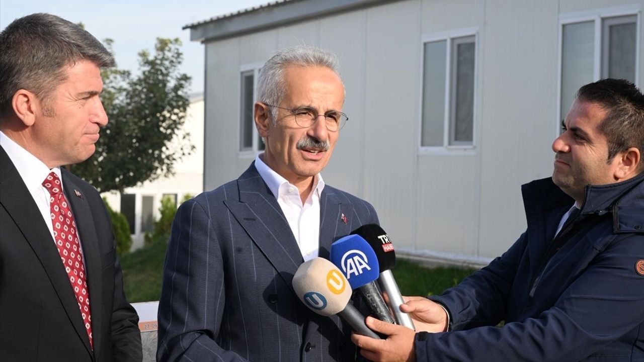 Bakan Uraloğlu Çorum-Mecitözü-Amasya Kara Yolu İncelemelerinde Bulundu