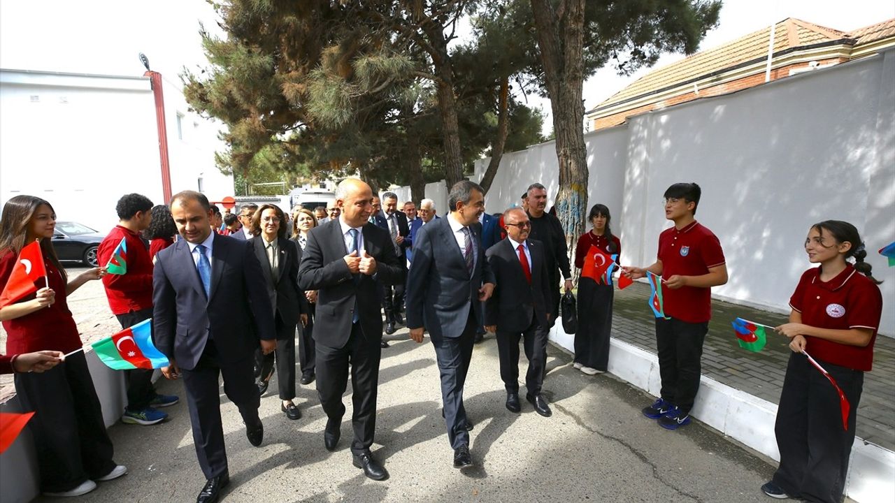Bakü Türk Anadolu Lisesi’nin Yeni Yerleşkesi Açıldı