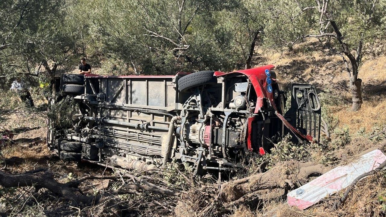 Balıkesir'de Halk Otobüsü Devrildi: 9 Yaralı