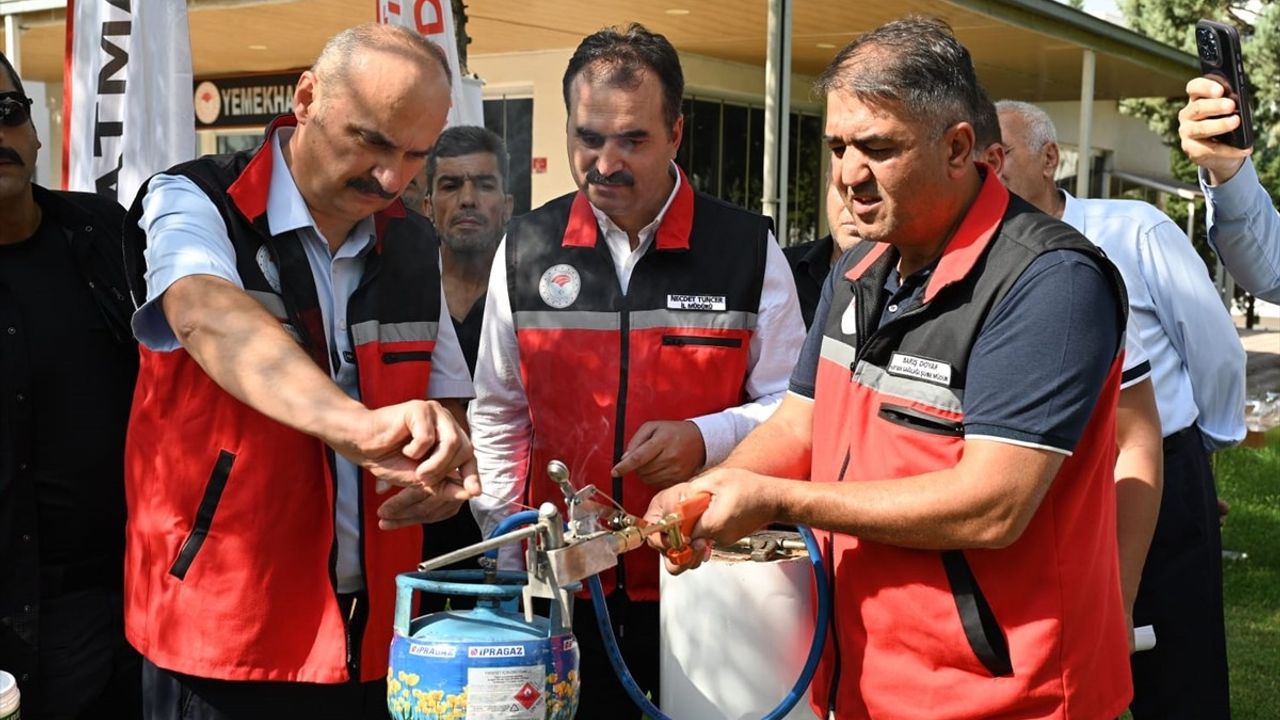 Batman'da Arıcılara Parazit Mücadelesi İçin Ekipman Desteği