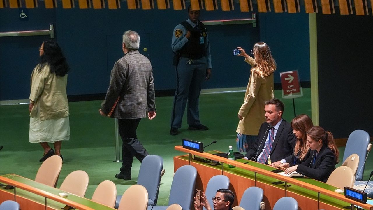 BM Genel Kurulu'nda Netanyahu'ya Protesto Şoku