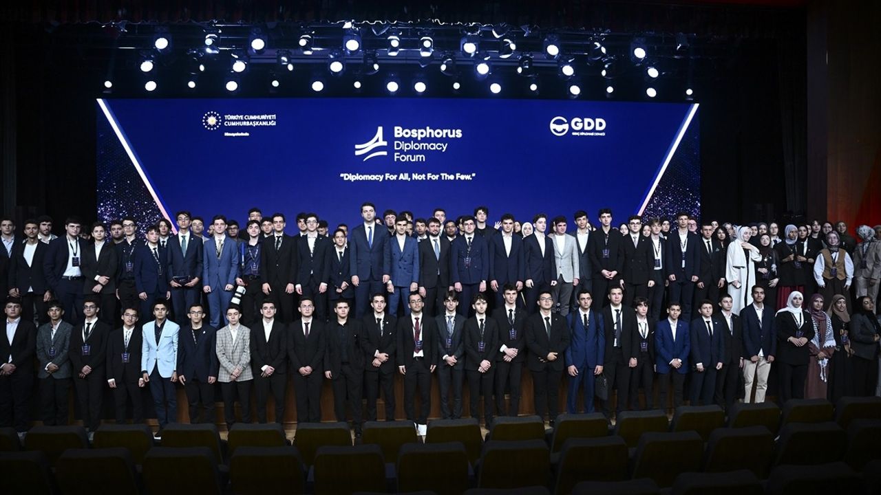 Bosphorus Diplomasi Forumu İstanbul'da Başladı
