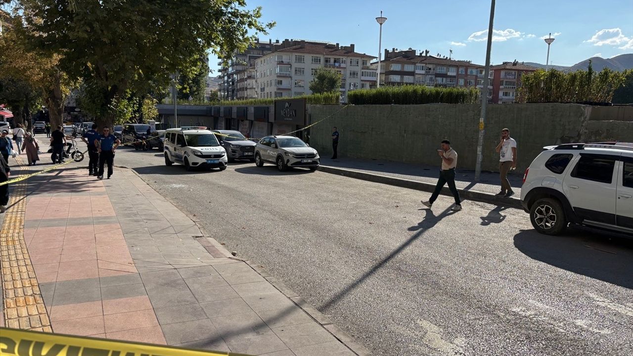 Çankırı'da Bıçaklı Kavga: 3 Yaralı