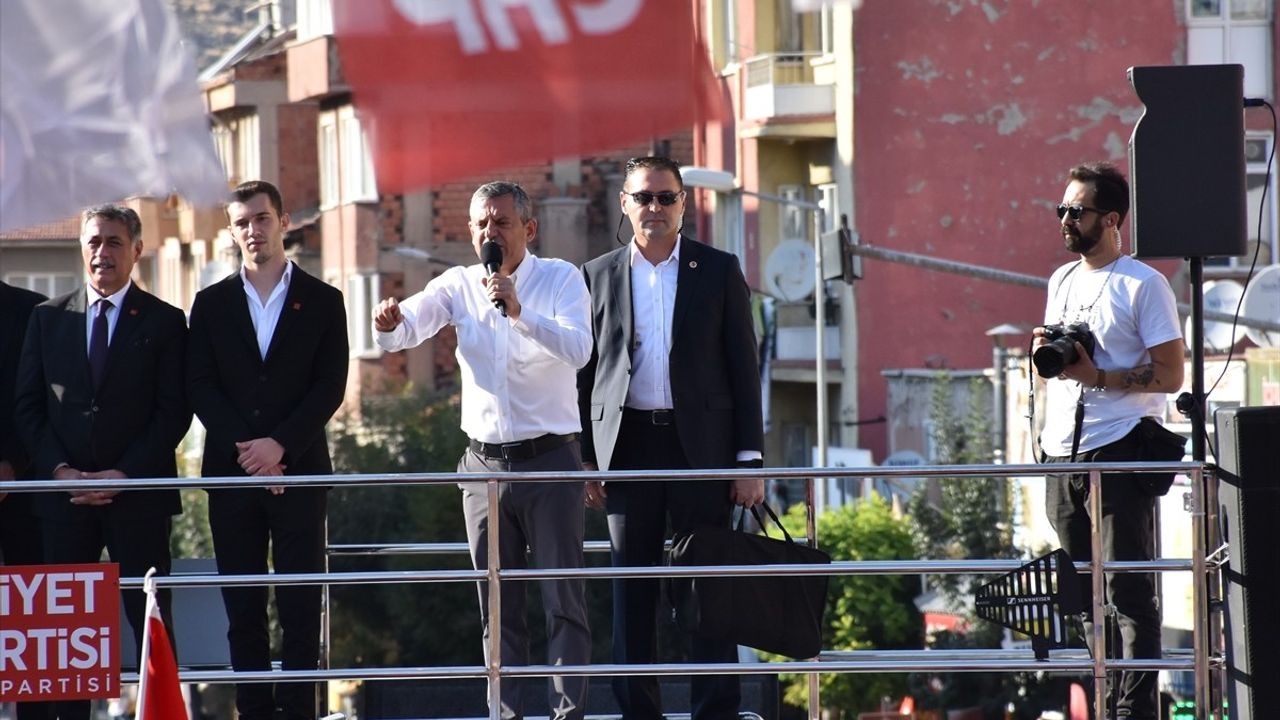 CHP Genel Başkanı Özgür Özel, Afyonkarahisar Mitinginde Mesajını Verdi