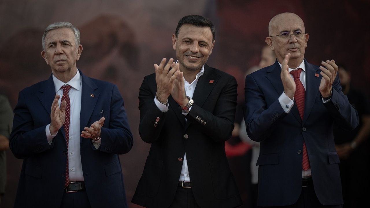 CHP Genel Başkanı Özgür Özel, Ankara Mitinginde Önemli Mesajlar Verdi