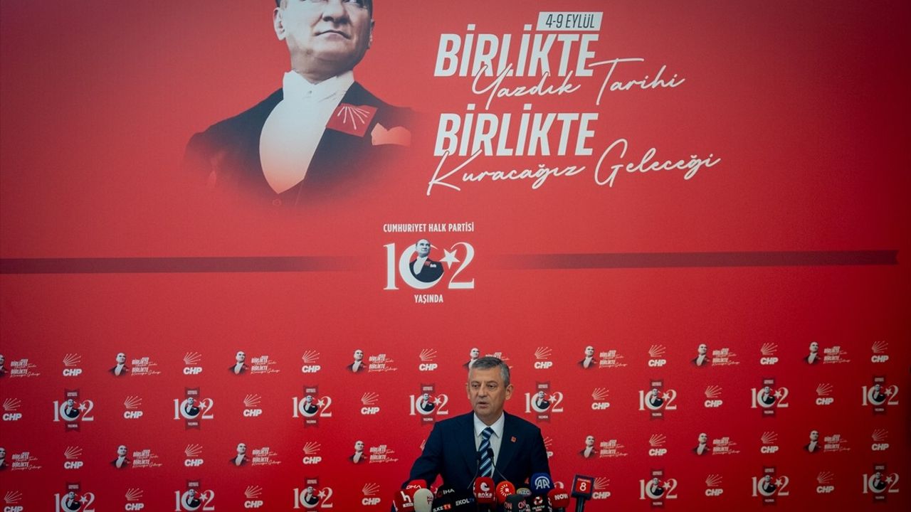 CHP Genel Başkanı Özgür Özel'den Basın Toplantısı