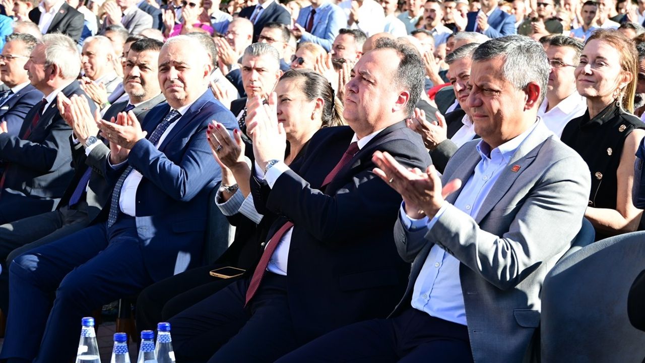 CHP Genel Başkanı Özgür Özel'den Manisa'da Kooperatif Açıklamaları