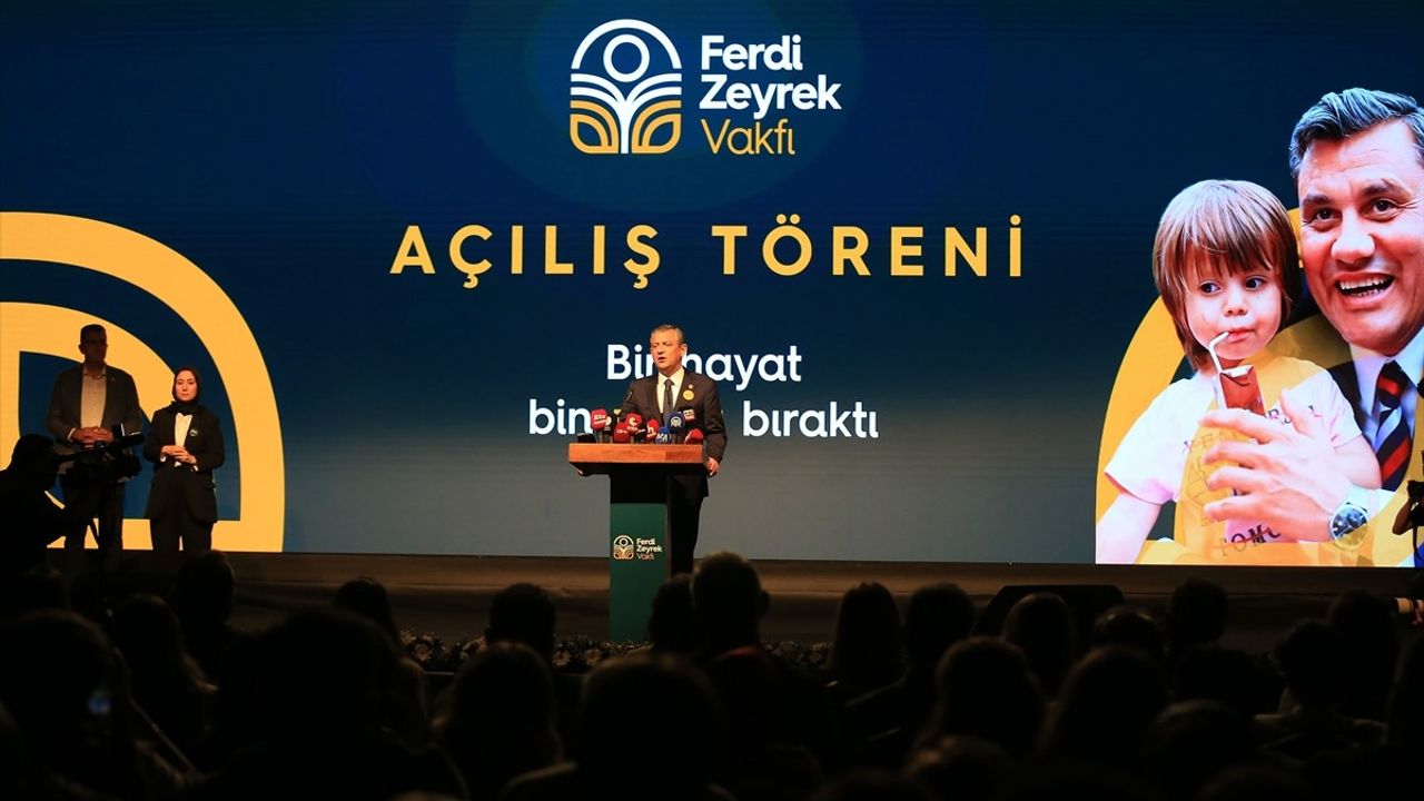 CHP Genel Başkanı Özgür Özel Ferdi Zeyrek Vakfı’nı Açtı