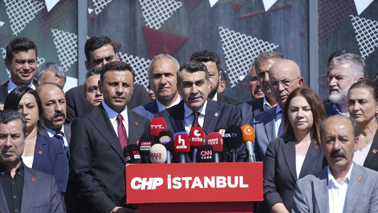 CHP İl Başkanları İstanbul'da Dayanışma Gösterdi