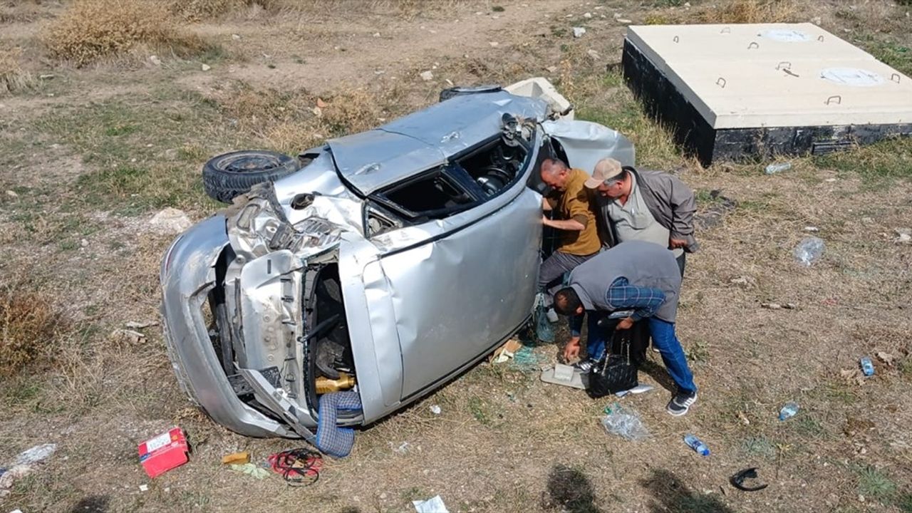 Çorum'da Düğün Konvoyundaki Kazada İki Yaralı