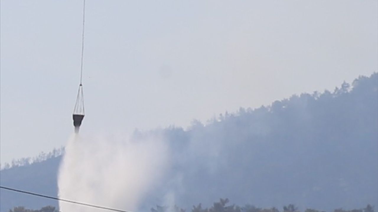 Denizli'nin Buldan İlçesindeki Orman Yangınına Müdahale Devam Ediyor