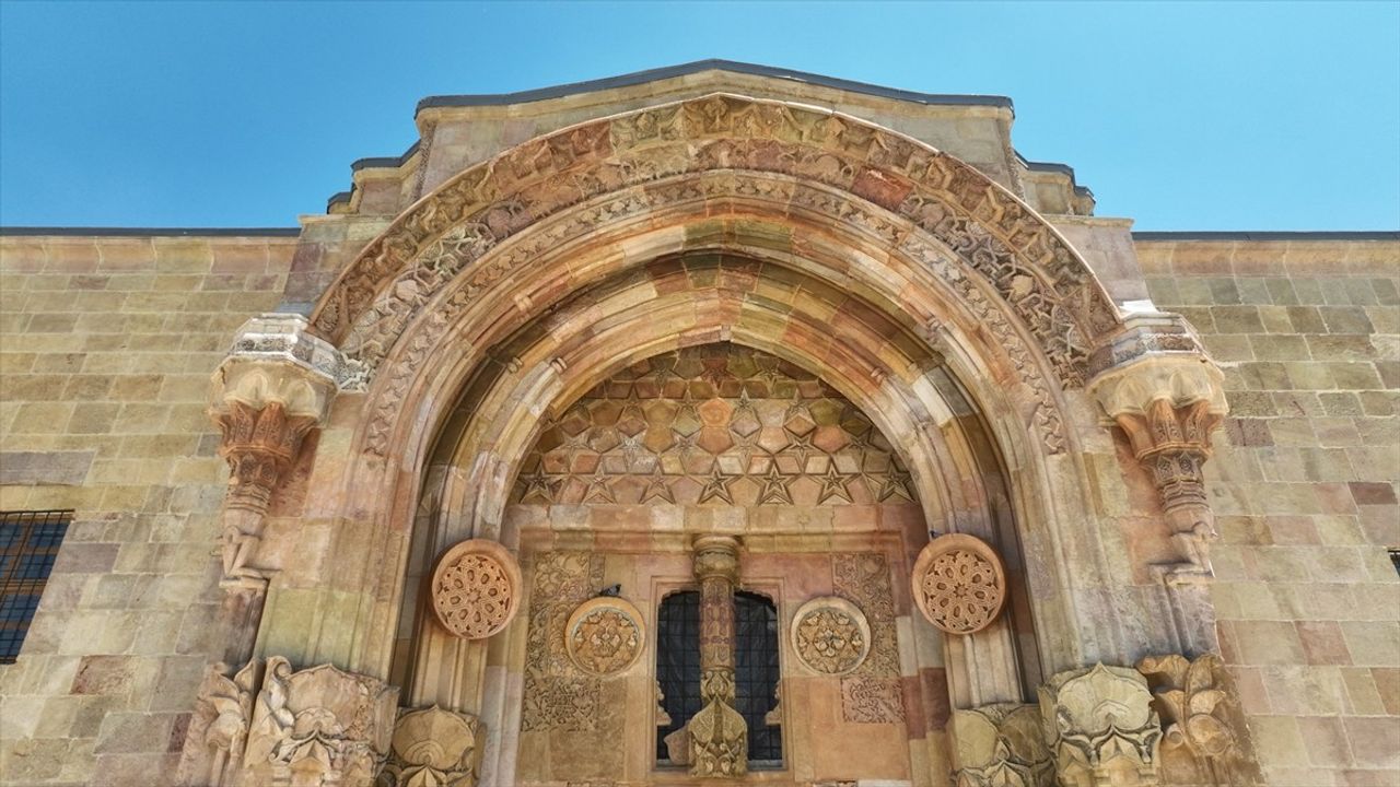 Divriği Ulu Camisi Belgeseli Çekiliyor