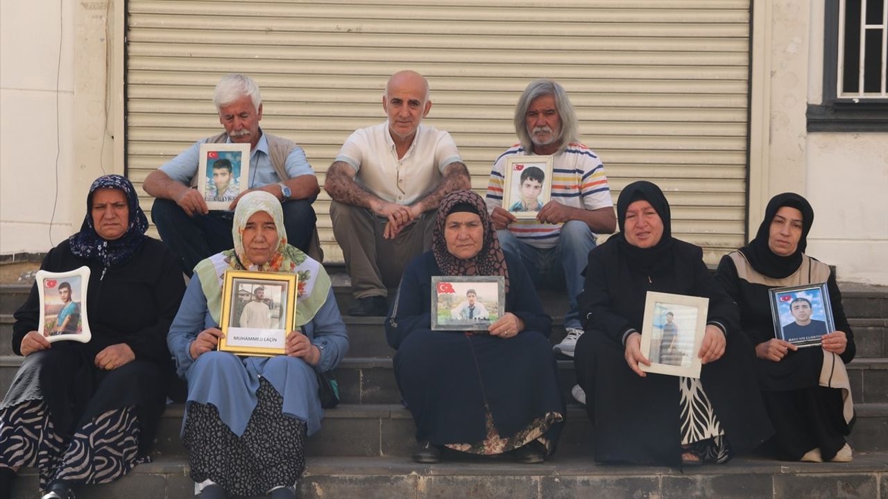 Diyarbakır Anneleri Evlatlarına Kavuşmak İçin Umutla Bekliyor