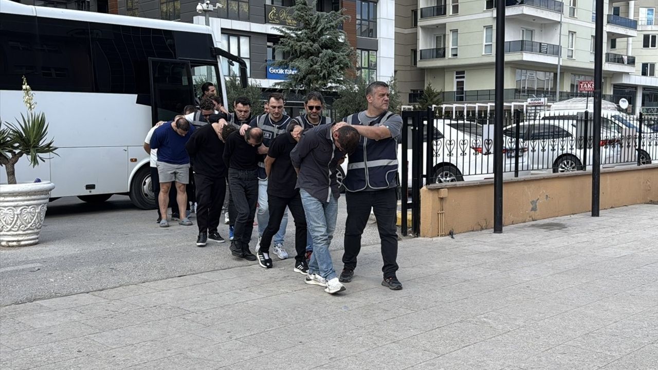 Edirne'de Şehit Ailesine Dolandırıcılık İddiası: 11 Şüpheli Adliyeye Sevk Edildi