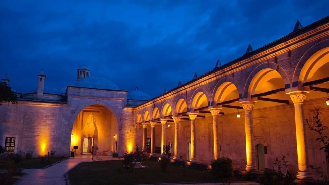 Edirne'deki Sağlık Müzesi Gece Müze Deneyimiyle 3 Bin Ziyaretçiyi Ağırladı