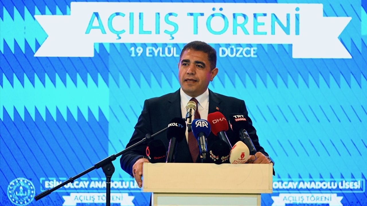 Eğitimde Sorumluluk ve Başarı Vurgusu: Milli Eğitim Bakanı Tekin Düzce'de