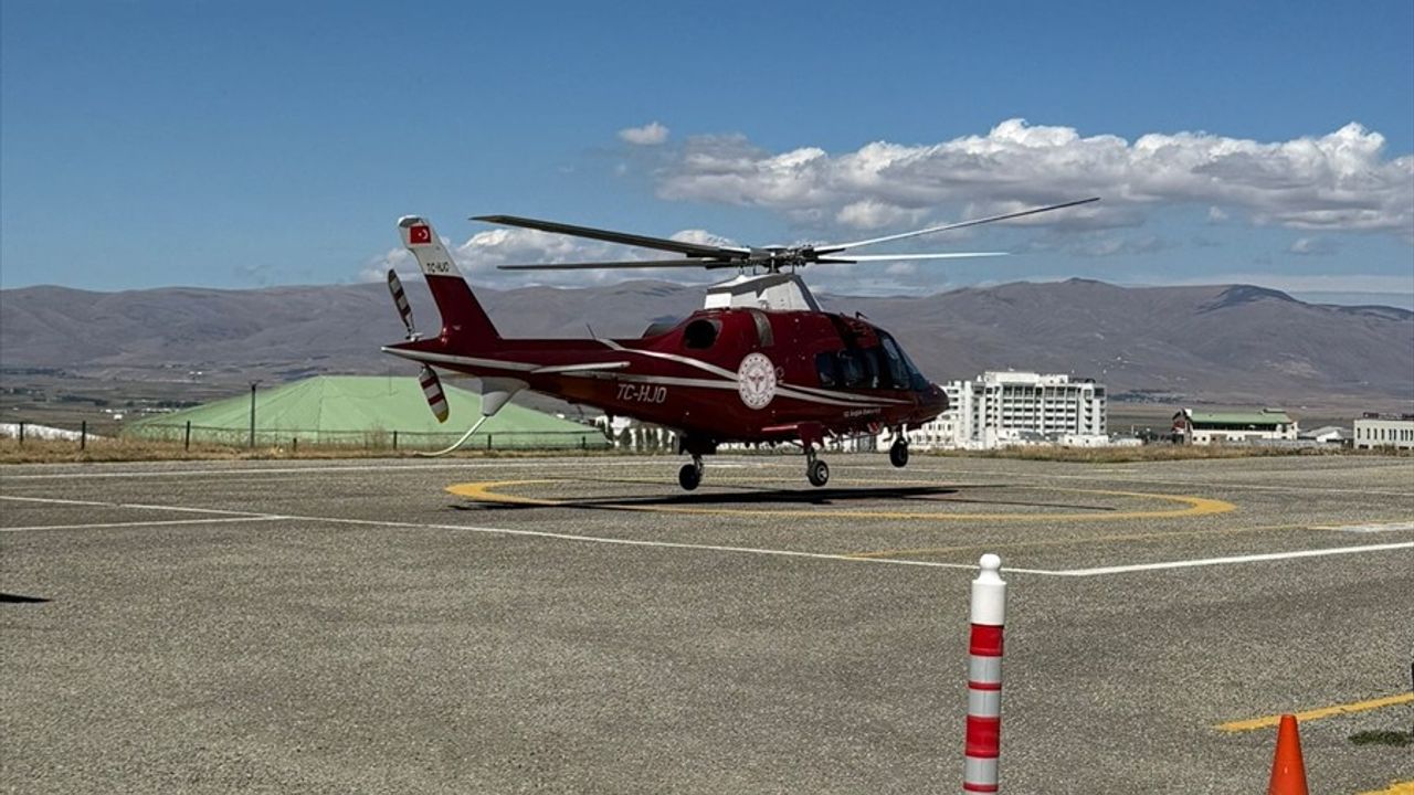 Erzurum'da Ambulans Helikopter Acil Durumda Havalandı