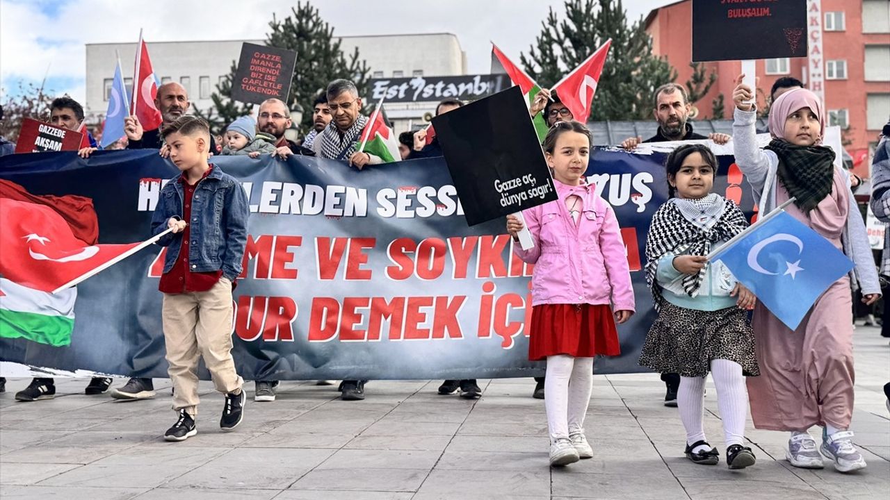 Erzurum'da Sağlık Çalışanlarının Gazze İçin Sürdürdüğü Yürüyüş 97 Haftasını Geride Bıraktı
