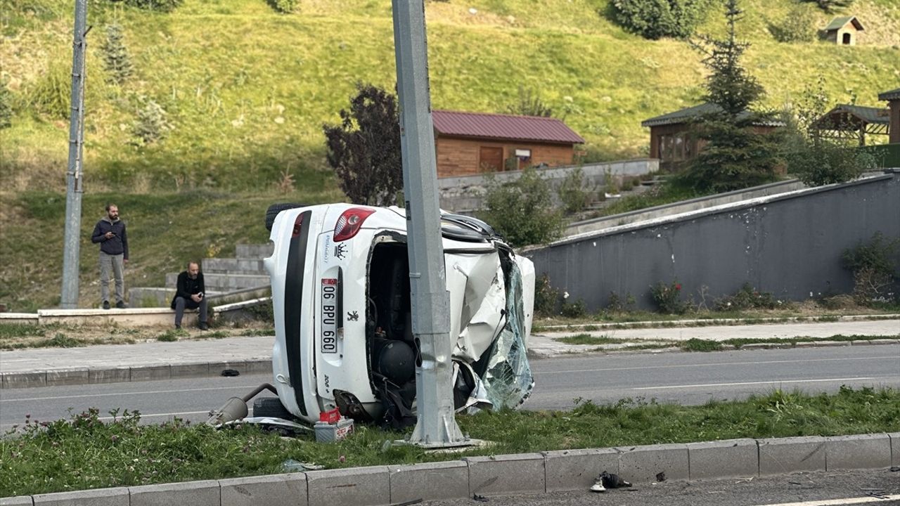 Erzurum'da Trafik Kazası: İki Kişi Yaralandı