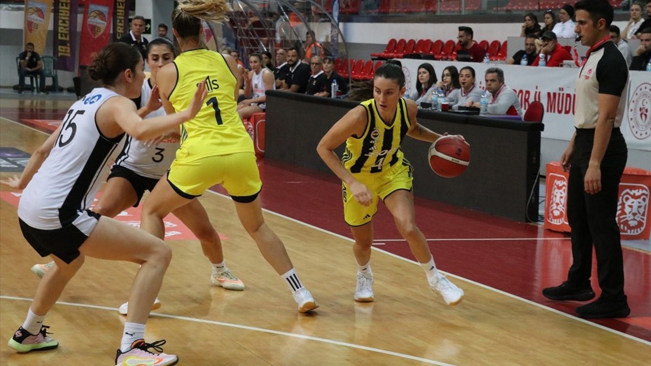 Fenerbahçe Opet, 19. Erciyes Kupası'nda ÇİMSA ÇBK Mersin'i Yendi