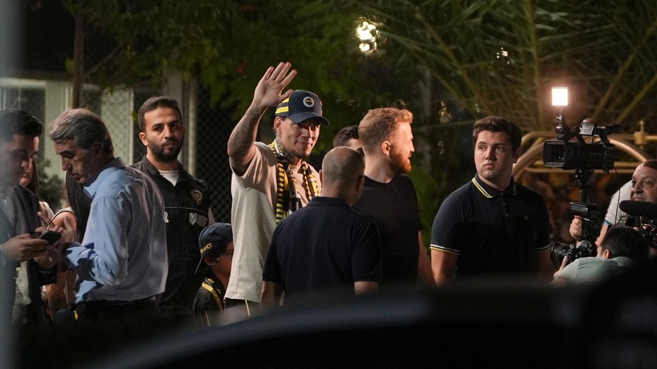 Fenerbahçe'ye Yeni Kaleci: Ederson İstanbul'da