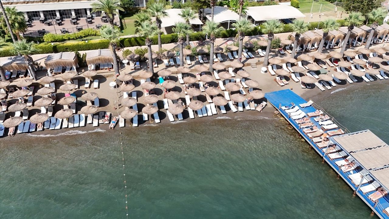 Fethiye ve Marmaris'te Sahil Yoğunluğu Devam Ediyor