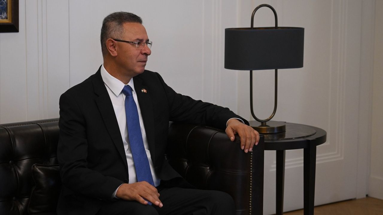 Filistin Büyükelçisi Mustafa'dan Ahmet Davutoğlu'na Veda Ziyareti