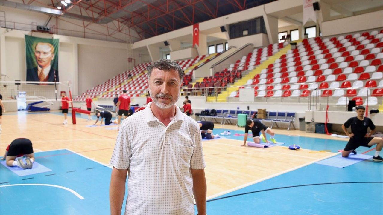 Gebze Belediyesi Voleybol Takımı Efeler Ligi'nde Play-off Hedefliyor